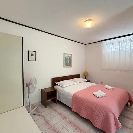 Rada Apartment *