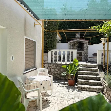Rada Apartment *
